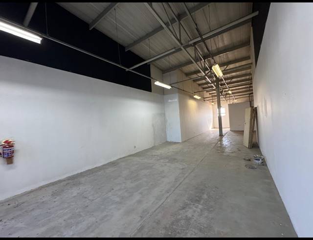 191M² WAREHOUSE TO LET IN WYNBERG